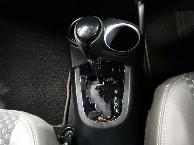 アクア クロスオーバー　グラム　フルセグ　メモリーナビ　ＤＶＤ再生　バックカメラ　衝突被害軽減システム　ＥＴＣ　ＬＥＤヘッドランプ　盗難防止装置　アルミホイール　ＣＤ　スマートキー　フル装備　エアバッグ　横滑り防止機能　ハイブリッド（13枚目）