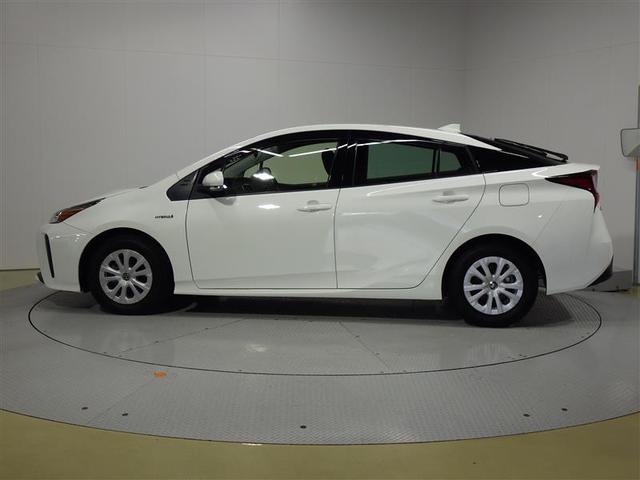 プリウス Ｓ　メモリーナビ　ミュージックプレイヤー接続可　バックカメラ　衝突被害軽減システム　ＥＴＣ　ＬＥＤヘッドランプ　盗難防止装置　アルミホイール　ＣＤ　スマートキー　オートクルーズコントロール　フル装備（2枚目）