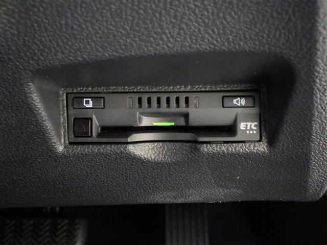 プリウス Ｓ　メモリーナビ　ミュージックプレイヤー接続可　バックカメラ　衝突被害軽減システム　ＥＴＣ　ＬＥＤヘッドランプ　盗難防止装置　アルミホイール　ＣＤ　スマートキー　オートクルーズコントロール　フル装備（19枚目）