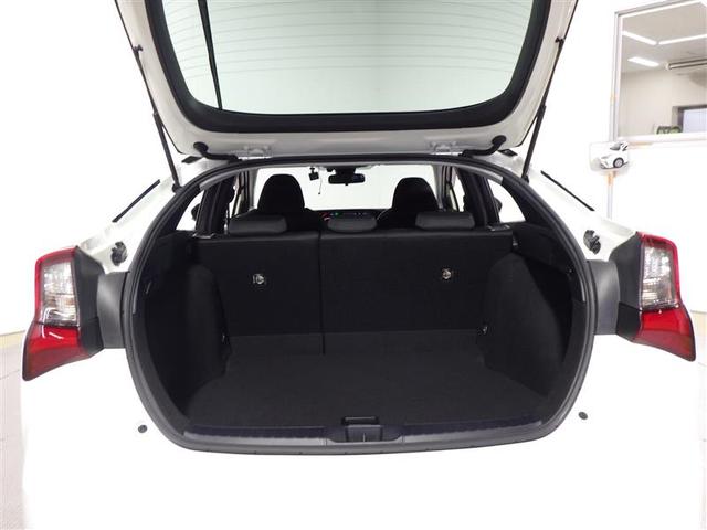 プリウス Ｓ　メモリーナビ　ミュージックプレイヤー接続可　バックカメラ　衝突被害軽減システム　ＥＴＣ　ＬＥＤヘッドランプ　盗難防止装置　アルミホイール　ＣＤ　スマートキー　オートクルーズコントロール　フル装備（23枚目）