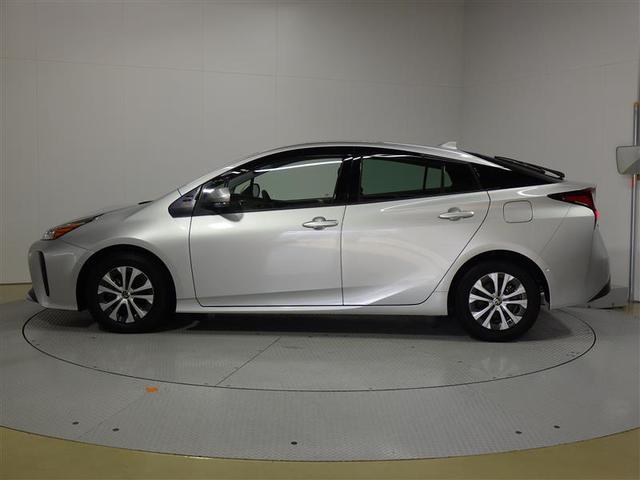 プリウス Ａ　フルセグ　メモリーナビ　ＤＶＤ再生　バックカメラ　衝突被害軽減システム　ＥＴＣ　ＬＥＤヘッドランプ　ワンオーナー　盗難防止装置　アルミホイール　ＣＤ　電動シート　スマートキー　フル装備　エアバッグ（2枚目）