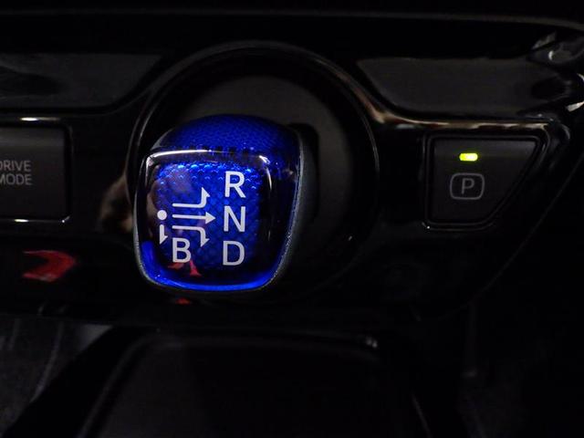 プリウス Ａ　フルセグ　メモリーナビ　ＤＶＤ再生　バックカメラ　衝突被害軽減システム　ＥＴＣ　ＬＥＤヘッドランプ　ワンオーナー　盗難防止装置　アルミホイール　ＣＤ　電動シート　スマートキー　フル装備　エアバッグ（13枚目）