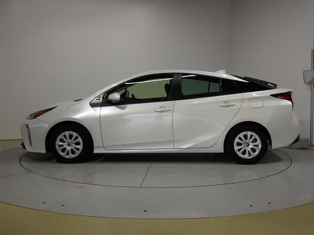 プリウス ＳセーフティプラスＩＩ　メモリーナビ　バックカメラ　衝突被害軽減システム　ＥＴＣ　ＬＥＤヘッドランプ　盗難防止装置　アルミホイール　ＣＤ　スマートキー　オートクルーズコントロール　フル装備　エアバッグ　横滑り防止機能（2枚目）