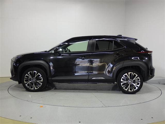 ヤリスクロス ハイブリッドＺ　ミュージックプレイヤー接続可　バックカメラ　衝突被害軽減システム　ＥＴＣ　ＬＥＤヘッドランプ　ワンオーナー　盗難防止装置　アルミホイール　電動シート　スマートキー　オートクルーズコントロール　フル装備（2枚目）