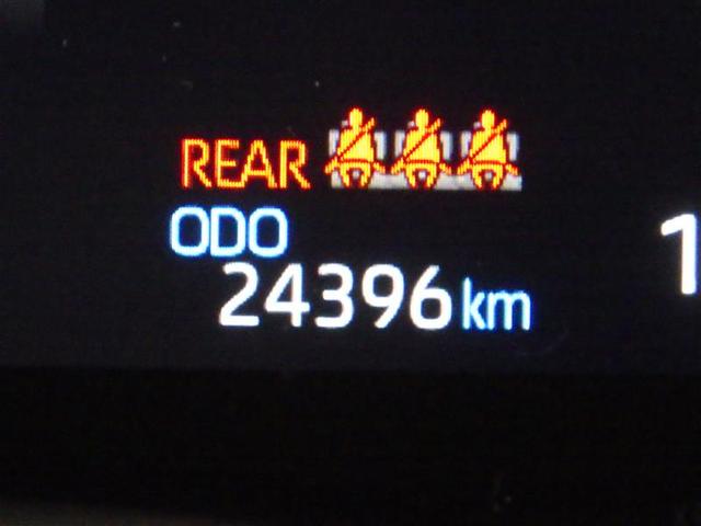 ヤリスクロス ハイブリッドＺ　ミュージックプレイヤー接続可　バックカメラ　衝突被害軽減システム　ＥＴＣ　ＬＥＤヘッドランプ　ワンオーナー　盗難防止装置　アルミホイール　電動シート　スマートキー　オートクルーズコントロール　フル装備（7枚目）