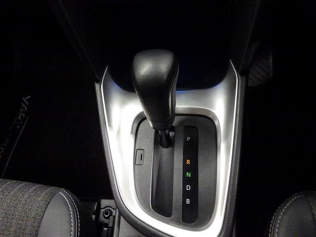 ヤリスクロス ハイブリッドＺ　ミュージックプレイヤー接続可　バックカメラ　衝突被害軽減システム　ＥＴＣ　ＬＥＤヘッドランプ　ワンオーナー　盗難防止装置　アルミホイール　電動シート　スマートキー　オートクルーズコントロール　フル装備（13枚目）