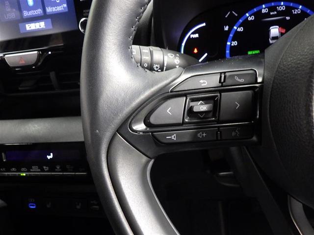 ヤリスクロス ハイブリッドＺ　ミュージックプレイヤー接続可　バックカメラ　衝突被害軽減システム　ＥＴＣ　ＬＥＤヘッドランプ　ワンオーナー　盗難防止装置　アルミホイール　電動シート　スマートキー　オートクルーズコントロール　フル装備（16枚目）