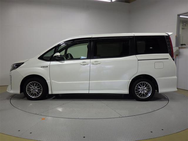 ノア ＳＩ　フルセグ　メモリーナビ　ＤＶＤ再生　後席モニター　バックカメラ　衝突被害軽減システム　ＥＴＣ　両側電動スライド　ＬＥＤヘッドランプ　乗車定員７人　３列シート　ワンオーナー　フルエアロ　盗難防止装置（2枚目）