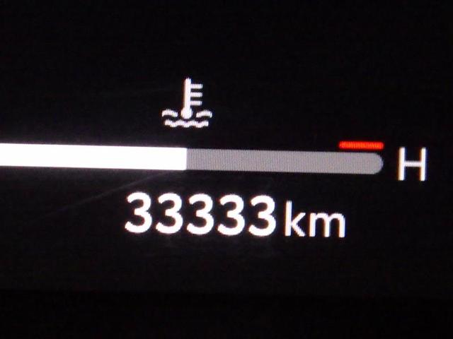 ハリアーハイブリッド Ｇ　フルセグ　メモリーナビ　ミュージックプレイヤー接続可　バックカメラ　衝突被害軽減システム　ＥＴＣ　ドラレコ　ＬＥＤヘッドランプ　ワンオーナー　盗難防止装置　アルミホイール　電動シート　スマートキー（7枚目）