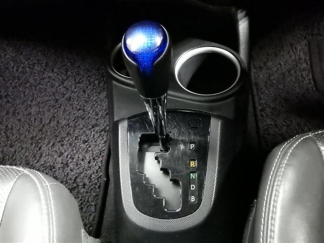 アクア Ｇソフトレザーセレクション　フルセグ　メモリーナビ　ＤＶＤ再生　バックカメラ　衝突被害軽減システム　ＥＴＣ　ＬＥＤヘッドランプ　フルエアロ　盗難防止装置　アルミホイール　ＣＤ　スマートキー　オートクルーズコントロール　フル装備（13枚目）