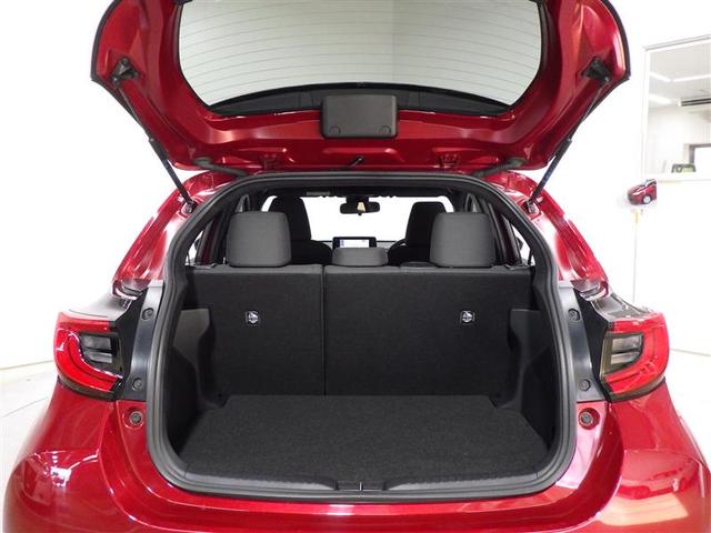 ヤリス ハイブリッドＺ　フルセグ　メモリーナビ　ミュージックプレイヤー接続可　バックカメラ　衝突被害軽減システム　ＬＥＤヘッドランプ　ワンオーナー　盗難防止装置　スマートキー　オートクルーズコントロール　フル装備　エアバッグ（24枚目）