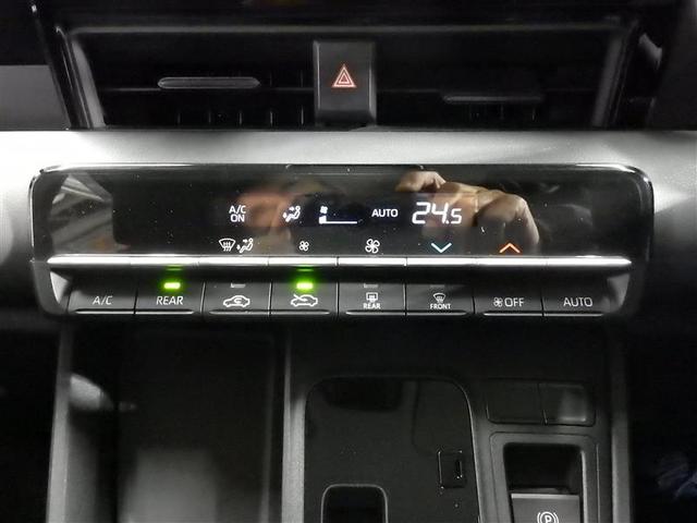 ノア Ｘ　衝突被害軽減システム　両側電動スライド　ＬＥＤヘッドランプ　ウオークスルー　乗車定員８人　３列シート　ワンオーナー　盗難防止装置　スマートキー　オートクルーズコントロール　フル装備　エアバッグ（8枚目）