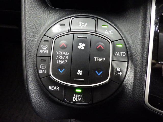 ノア Ｘ　４ＷＤ　フルセグ　メモリーナビ　ＤＶＤ再生　後席モニター　バックカメラ　衝突被害軽減システム　ＥＴＣ　両側電動スライド　ＬＥＤヘッドランプ　ウオークスルー　乗車定員７人　３列シート　ワンオーナー　ＣＤ（12枚目）