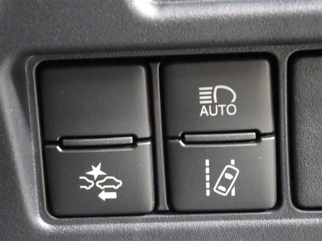 ノア Ｘ　フルセグ　メモリーナビ　ＤＶＤ再生　バックカメラ　衝突被害軽減システム　ＥＴＣ　電動スライドドア　ＬＥＤヘッドランプ　ウオークスルー　乗車定員８人　３列シート　アイドリングストップ　ＣＤ　フル装備（19枚目）