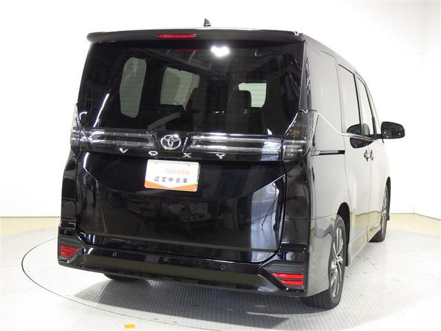 ヴォクシー Ｓ－Ｚ　フルセグ　メモリーナビ　ＤＶＤ再生　ミュージックプレイヤー接続可　後席モニター　バックカメラ　衝突被害軽減システム　ＥＴＣ　両側電動スライド　ＬＥＤヘッドランプ　乗車定員７人　３列シート　盗難防止装置（3枚目）