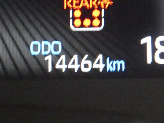 ヴォクシー Ｓ－Ｚ　フルセグ　メモリーナビ　ＤＶＤ再生　ミュージックプレイヤー接続可　後席モニター　バックカメラ　衝突被害軽減システム　ＥＴＣ　両側電動スライド　ＬＥＤヘッドランプ　乗車定員７人　３列シート　盗難防止装置（7枚目）