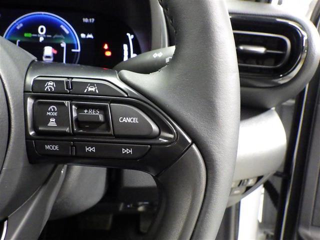 ヤリスクロス ハイブリッドＺ　フルセグ　メモリーナビ　ミュージックプレイヤー接続可　バックカメラ　衝突被害軽減システム　ＥＴＣ　ＬＥＤヘッドランプ　ワンオーナー　盗難防止装置　アルミホイール　電動シート　スマートキー　フル装備（17枚目）