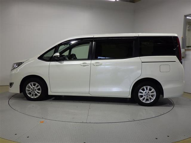 ノア Ｇ　フルセグ　メモリーナビ　ＤＶＤ再生　後席モニター　バックカメラ　衝突被害軽減システム　ＥＴＣ　両側電動スライド　ＬＥＤヘッドランプ　ウオークスルー　乗車定員７人　３列シート　ワンオーナー　盗難防止装置（2枚目）