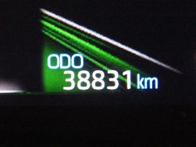 ヤリスクロス ハイブリッドＺ　フルセグ　メモリーナビ　ミュージックプレイヤー接続可　バックカメラ　衝突被害軽減システム　ＥＴＣ　ＬＥＤヘッドランプ　ワンオーナー　盗難防止装置　アルミホイール　電動シート　スマートキー　フル装備（7枚目）