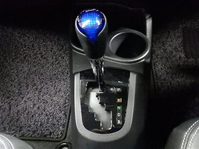 アクア Ｇブラックソフトレザーセレクション　ワンセグ　メモリーナビ　バックカメラ　衝突被害軽減システム　ＥＴＣ　盗難防止装置　ＣＤ　スマートキー　オートクルーズコントロール　フル装備　エアバッグ　横滑り防止機能　ハイブリッド（13枚目）