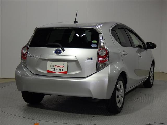 アクア Ｓ　フルセグ　メモリーナビ　ＤＶＤ再生　バックカメラ　ＥＴＣ　盗難防止装置　ＣＤ　スマートキー　フル装備　エアバッグ　横滑り防止機能　ハイブリッド（3枚目）