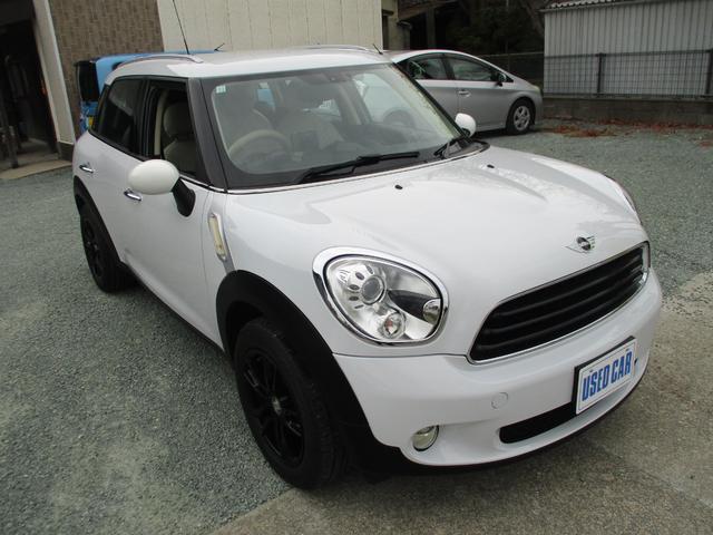 ＭＩＮＩ ワン　クロスオーバー　ミニのＳＵＶグレード　異臭無し　九州使用車下回り錆びなく安心　ガラスコーティング処理済　ステアリングカバーはシートカバーと同色です。（2枚目）