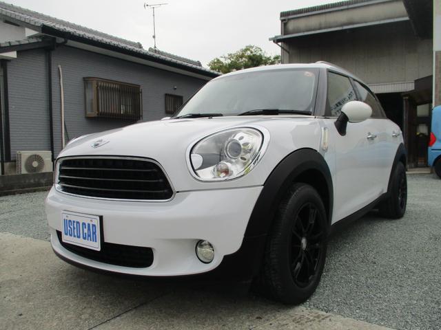 ＭＩＮＩ ワン　クロスオーバー　ミニのＳＵＶグレード　異臭無し　九州使用車下回り錆びなく安心　ガラスコーティング処理済　ステアリングカバーはシートカバーと同色です。（5枚目）