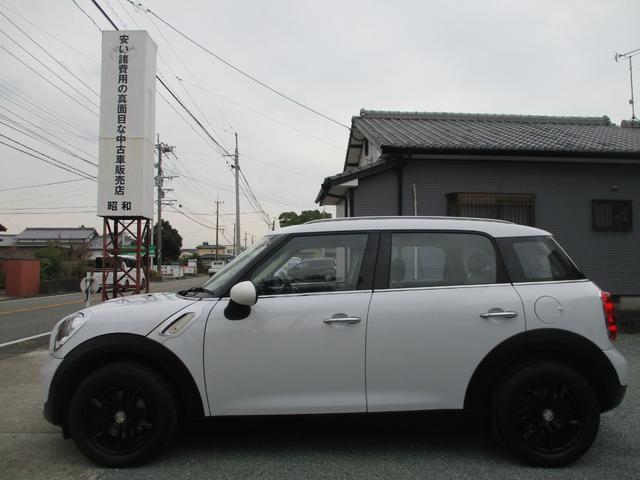 ＭＩＮＩ ワン　クロスオーバー　ミニのＳＵＶグレード　異臭無し　九州使用車下回り錆びなく安心　ガラスコーティング処理済　ステアリングカバーはシートカバーと同色です。（7枚目）