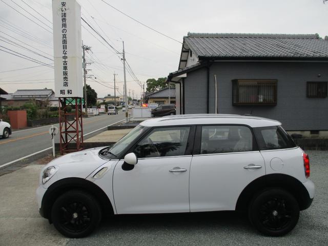 ＭＩＮＩ ワン　クロスオーバー　ミニのＳＵＶグレード　異臭無し　九州使用車下回り錆びなく安心　ガラスコーティング処理済　ステアリングカバーはシートカバーと同色です。（8枚目）
