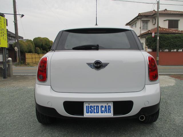 ＭＩＮＩ ワン　クロスオーバー　ミニのＳＵＶグレード　異臭無し　九州使用車下回り錆びなく安心　ガラスコーティング処理済　ステアリングカバーはシートカバーと同色です。（11枚目）