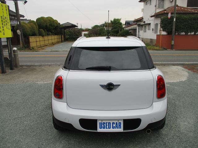 ＭＩＮＩ ワン　クロスオーバー　ミニのＳＵＶグレード　異臭無し　九州使用車下回り錆びなく安心　ガラスコーティング処理済　ステアリングカバーはシートカバーと同色です。（12枚目）