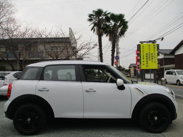 ＭＩＮＩ ワン　クロスオーバー　ミニのＳＵＶグレード　異臭無し　九州使用車下回り錆びなく安心　ガラスコーティング処理済　ステアリングカバーはシートカバーと同色です。（15枚目）