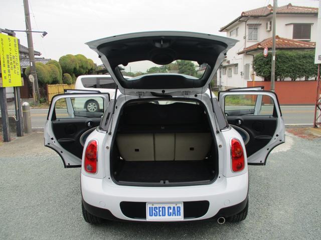 ＭＩＮＩ ワン　クロスオーバー　ミニのＳＵＶグレード　異臭無し　九州使用車下回り錆びなく安心　ガラスコーティング処理済　ステアリングカバーはシートカバーと同色です。（17枚目）
