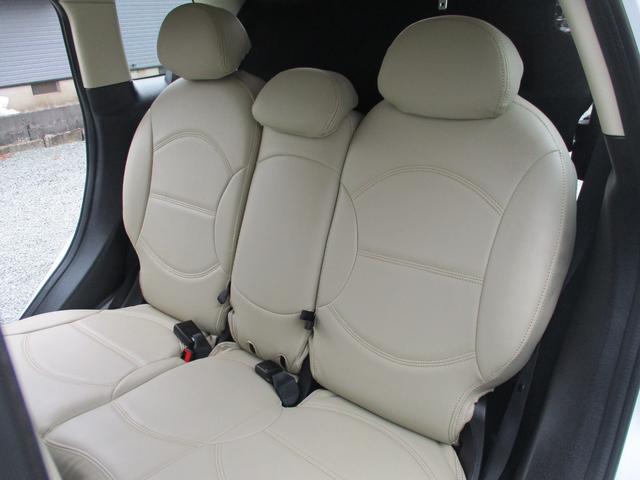 ＭＩＮＩ ワン　クロスオーバー　ミニのＳＵＶグレード　異臭無し　九州使用車下回り錆びなく安心　ガラスコーティング処理済　ステアリングカバーはシートカバーと同色です。（46枚目）