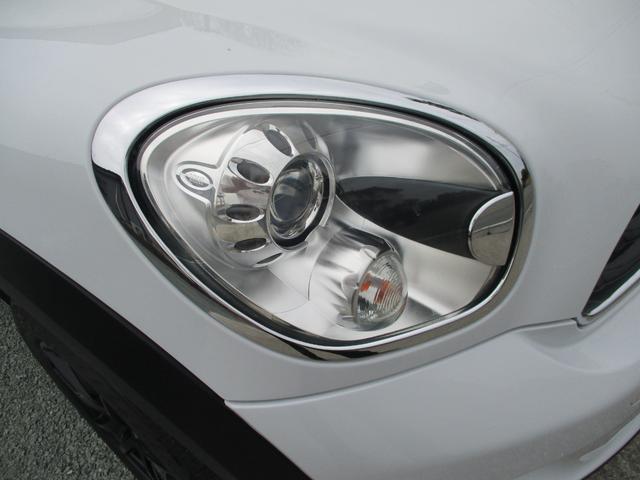 ＭＩＮＩ ワン　クロスオーバー　ミニのＳＵＶグレード　異臭無し　九州使用車下回り錆びなく安心　ガラスコーティング処理済　ステアリングカバーはシートカバーと同色です。（56枚目）