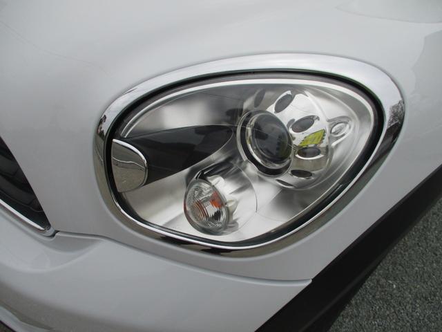 ＭＩＮＩ ワン　クロスオーバー　ミニのＳＵＶグレード　異臭無し　九州使用車下回り錆びなく安心　ガラスコーティング処理済　ステアリングカバーはシートカバーと同色です。（57枚目）