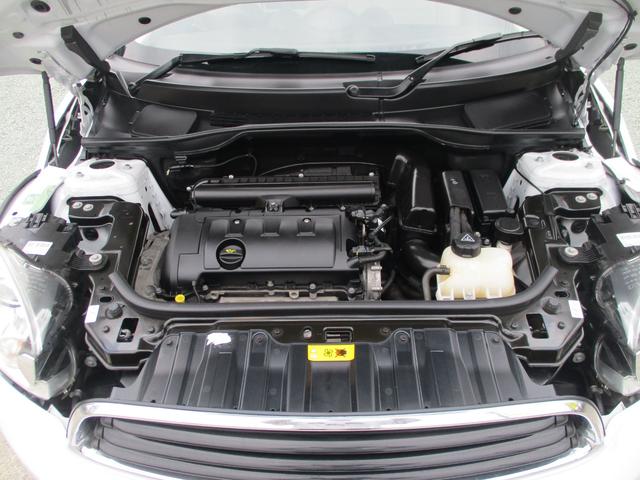 ＭＩＮＩ ワン　クロスオーバー　ミニのＳＵＶグレード　異臭無し　九州使用車下回り錆びなく安心　ガラスコーティング処理済　ステアリングカバーはシートカバーと同色です。（62枚目）
