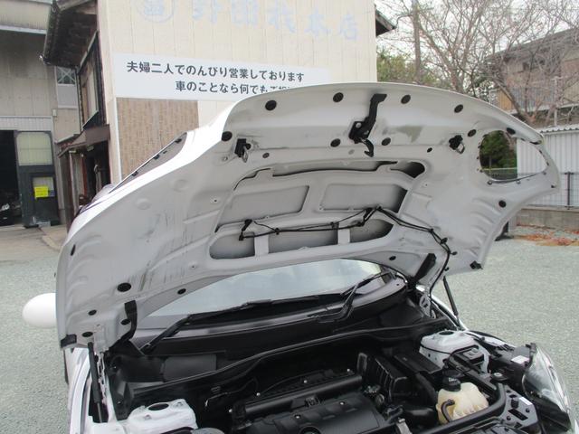 ＭＩＮＩ ワン　クロスオーバー　ミニのＳＵＶグレード　異臭無し　九州使用車下回り錆びなく安心　ガラスコーティング処理済　ステアリングカバーはシートカバーと同色です。（63枚目）