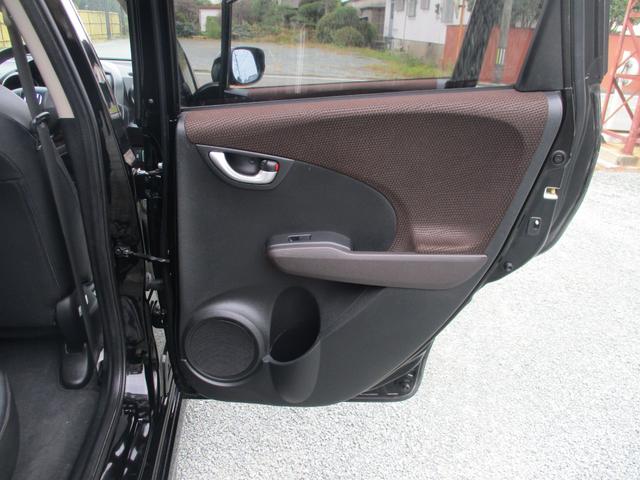 フィットシャトルハイブリッド ハイブリッド・ナビプレミアムセレクション　純正ＨＤＤナビ　ガラスコーティング済　異臭無し　ハイブリッド車　燃費リッター２５キロ（52枚目）