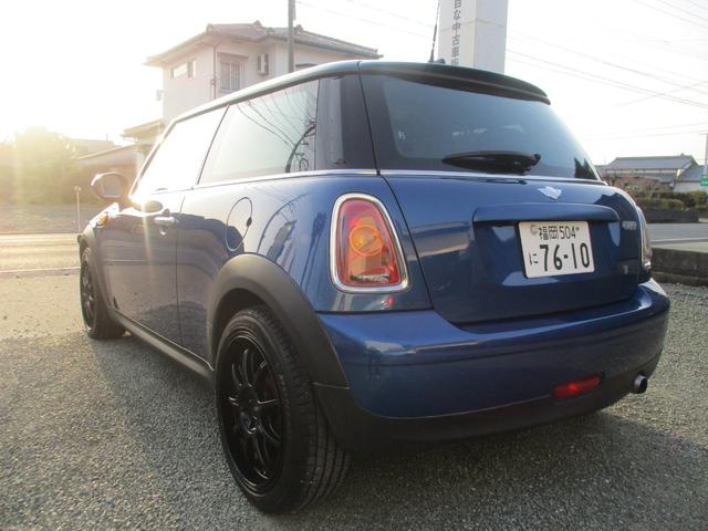 MINI ワン 自動車税 安い1400cc ボディ全磨き後 ガラスコーティング施工済 ルームクリーニング済 異臭無し エンジンオイル エレメント ブレーキフルード全交換渡し(9枚目)