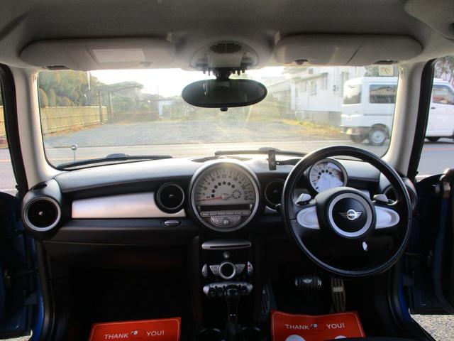 MINI ワン 自動車税 安い1400cc ボディ全磨き後 ガラスコーティング施工済 ルームクリーニング済 異臭無し エンジンオイル エレメント ブレーキフルード全交換渡し(20枚目)