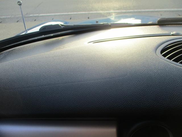 MINI ワン 自動車税 安い1400cc ボディ全磨き後 ガラスコーティング施工済 ルームクリーニング済 異臭無し エンジンオイル エレメント ブレーキフルード全交換渡し(23枚目)