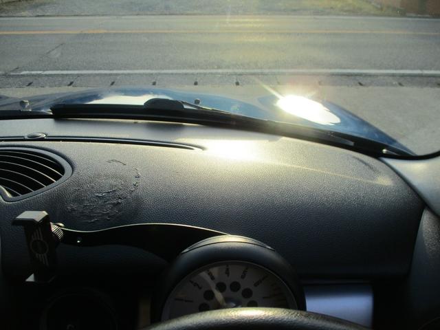 MINI ワン 自動車税 安い1400cc ボディ全磨き後 ガラスコーティング施工済 ルームクリーニング済 異臭無し エンジンオイル エレメント ブレーキフルード全交換渡し(24枚目)