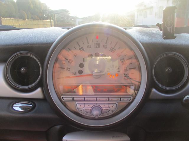 MINI ワン 自動車税 安い1400cc ボディ全磨き後 ガラスコーティング施工済 ルームクリーニング済 異臭無し エンジンオイル エレメント ブレーキフルード全交換渡し(26枚目)