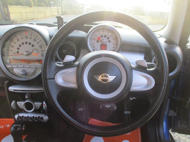 MINI ワン 自動車税 安い1400cc ボディ全磨き後 ガラスコーティング施工済 ルームクリーニング済 異臭無し エンジンオイル エレメント ブレーキフルード全交換渡し(27枚目)
