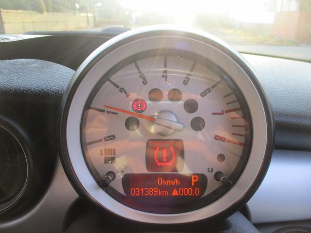 MINI ワン 自動車税 安い1400cc ボディ全磨き後 ガラスコーティング施工済 ルームクリーニング済 異臭無し エンジンオイル エレメント ブレーキフルード全交換渡し(35枚目)