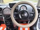 ワン　クロスオーバー　ミニのＳＵＶグレード　異臭無し　九州使用車下回り錆びなく安心　ガラスコーティング処理済　ステアリングカバーはシートカバーと同色です。（27枚目）