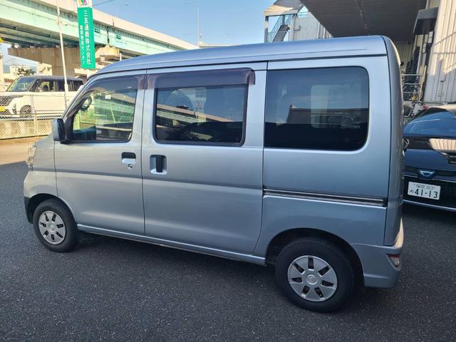 ピクシスバン クルーズ　ＳＡＩＩＩ　ナビ　バックカメラ　衝突軽減ブレーキ　地デジ　電動格納ミラー　ＥＴＣ　レベライザー　斜線制御　パワーウィンドウ　アイドリングストップ　エアコン　パワーステアリング　オートマチックハイビーム（4枚目）