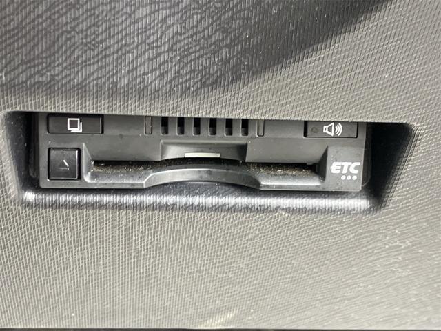 アクア Ｇ　前後ドライブレコーダー　ナビ地デジＴＶ　Ｂｌｕｅｔｏｏｔｈ　スマートキー　ＥＴＣ　プッシュスターター　オートライト　ＬＥＤヘッドライト　衝突軽減ブレーキ　オートマチックハイビーム　レーンアシスト（12枚目）