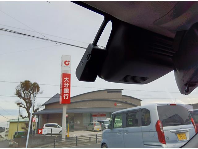 ライズ Ｚ　ＬＥＤヘッドライト　純正アルミホイール　ナビ地デジＴＶ　バックカメラ　Ｂｌｕｅｔｏｏｔｈ　スマートキー　プッシュスターター　シートヒーター　衝突軽減ブレーキ　レーンアシスト　オートマチックハイビーム（13枚目）